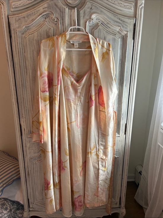 Oscar de la Renta Other - Oscar de la renta   Vintage Cream Floral Satin Slip Dress with Matching Robe
